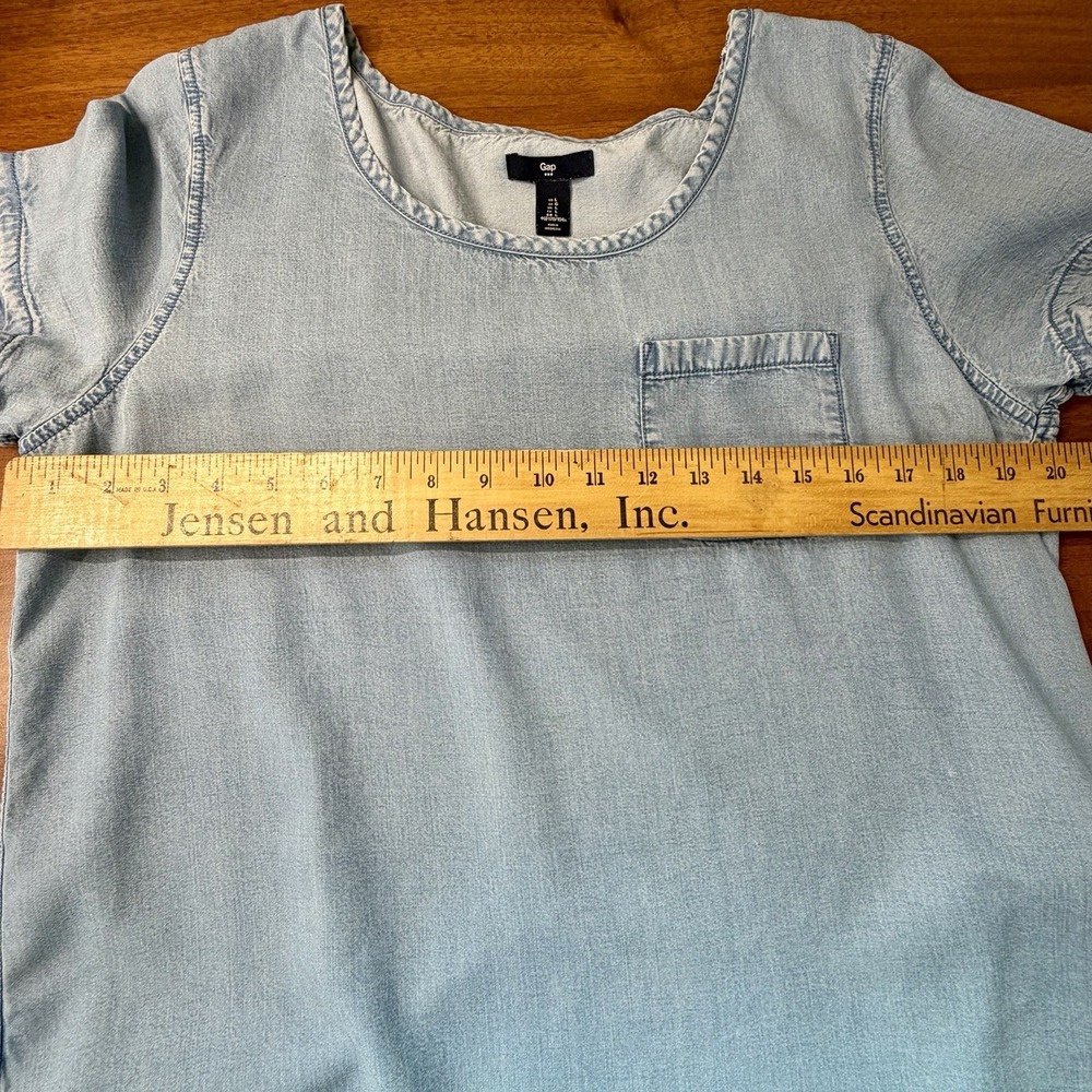 GAP Denim Sz L Top Blue Chambray Cap Sleeve Relaxed Fit Flowy EUC! - Picture 5 of 6